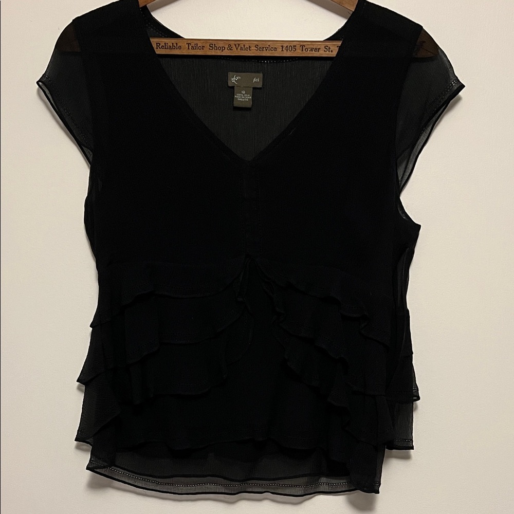 Chic Black Ruffled Women's Crop Top
